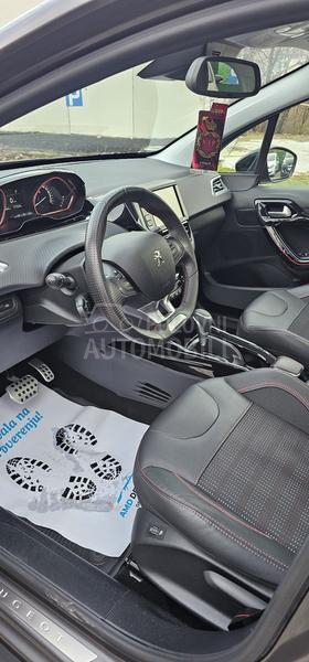 Peugeot 2008 GT-line , auto.