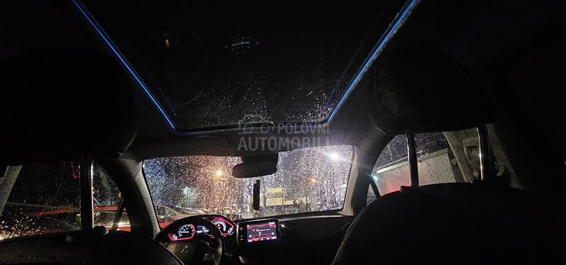 Peugeot 2008 GT-line , auto.