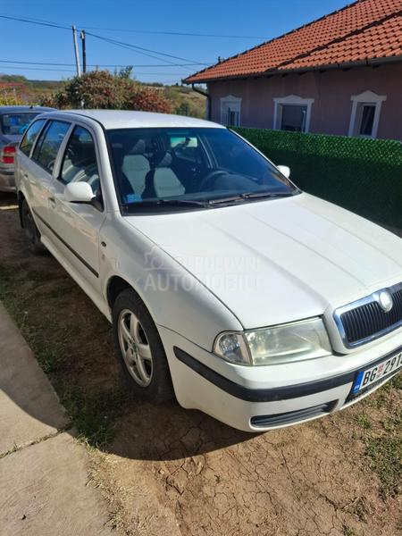 Škoda Octavia 1.6 i