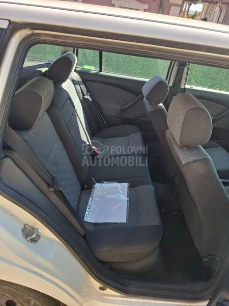 Škoda Octavia 1.6 i