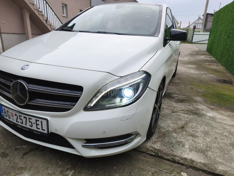 Mercedes Benz B 200 Amg Line
