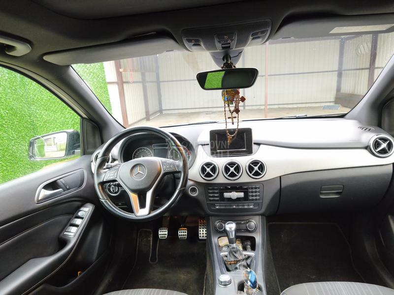 Mercedes Benz B 200 Amg Line