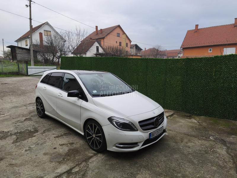 Mercedes Benz B 200 Amg Line