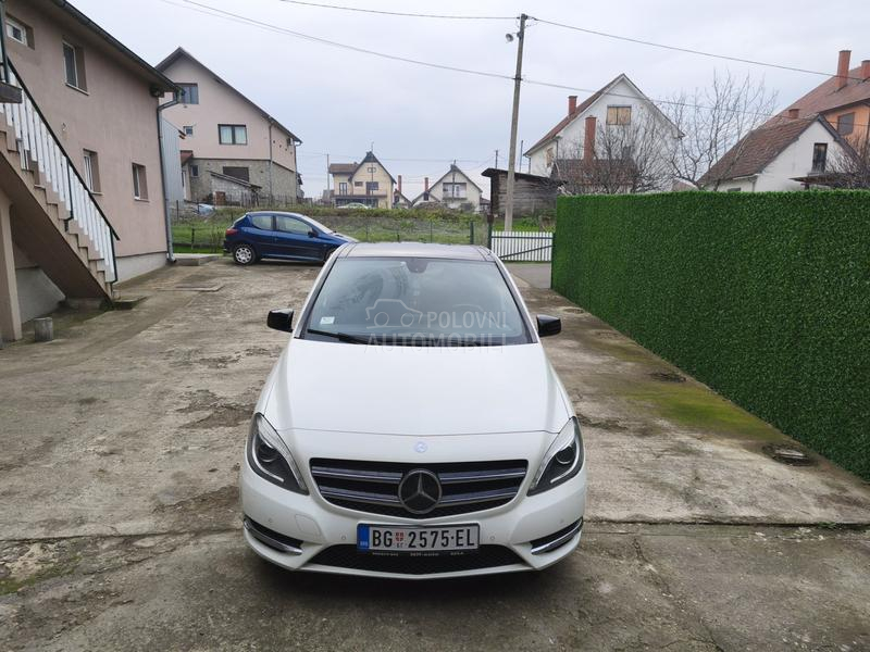 Mercedes Benz B 200 Amg Line