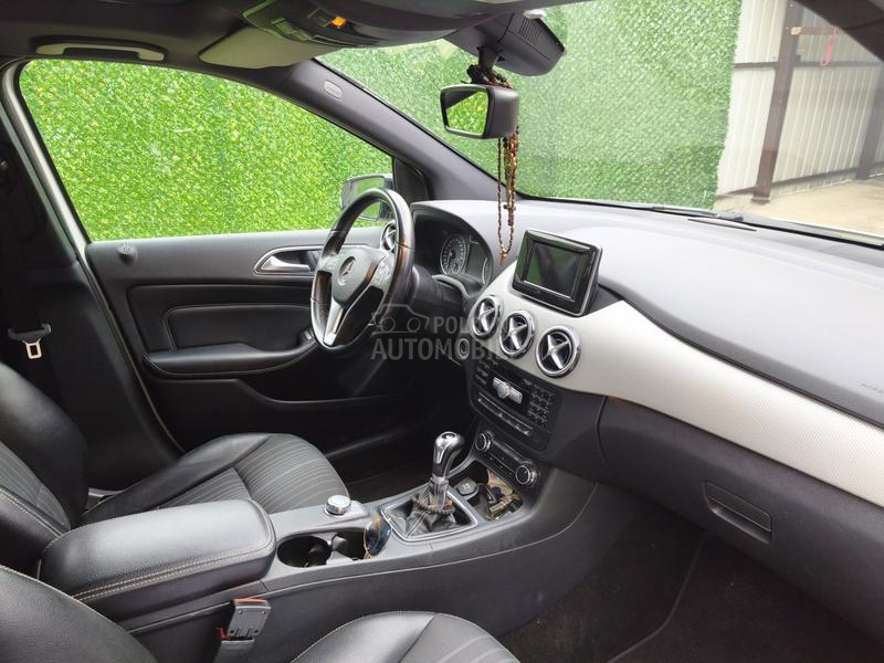 Mercedes Benz B 200 Amg Line