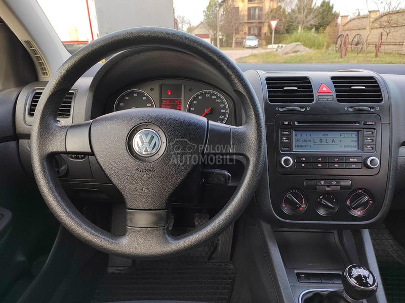 Volkswagen Golf 5 1,4i / 91700 k m /