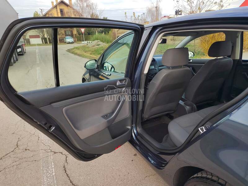 Volkswagen Golf 5 1,4i / 91700 k m /