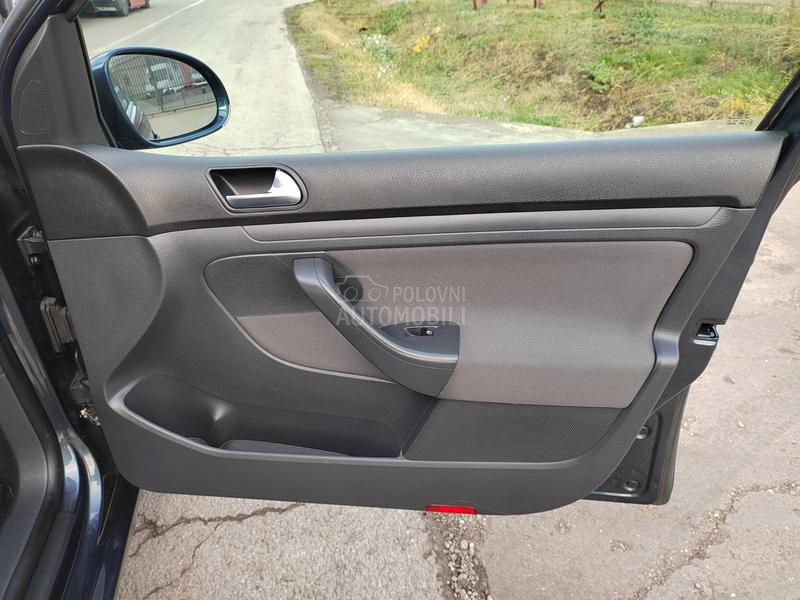 Volkswagen Golf 5 1,4i / 91700 k m /