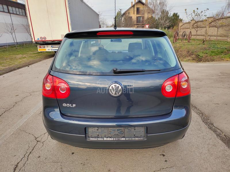 Volkswagen Golf 5 1,4i / 91700 k m /