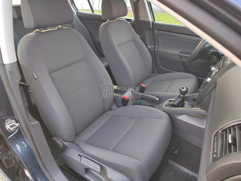 Volkswagen Golf 5 1,4i / 91700 k m /