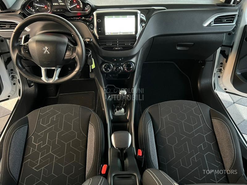 Peugeot 2008 1.6hdi/ AUTO-MATIK