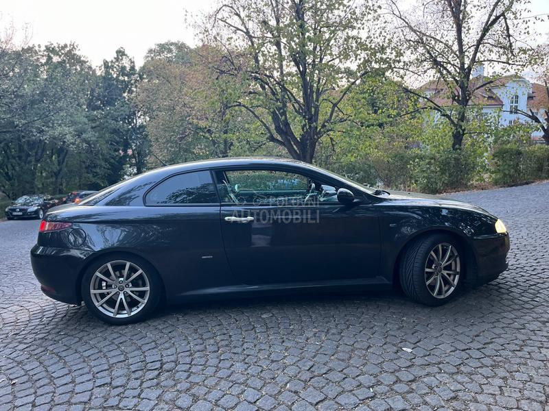 Alfa Romeo GT 