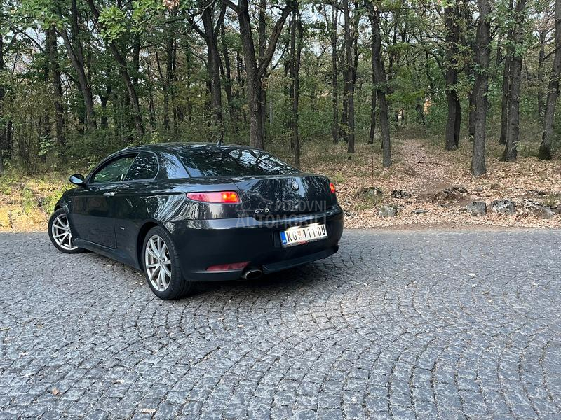 Alfa Romeo GT 