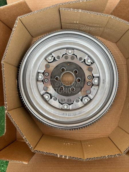 Volkswagen Passat CC 2.0TDI DSG NOV ZAMA