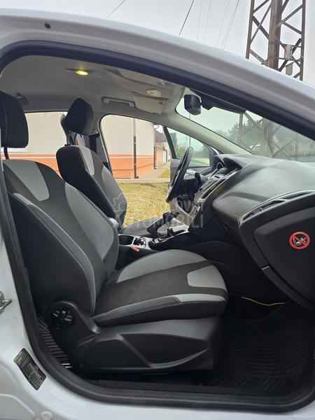 Ford Focus 1,6 Titanium X