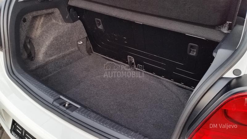 Volkswagen Polo 1.2 0DLIČNO STANJE