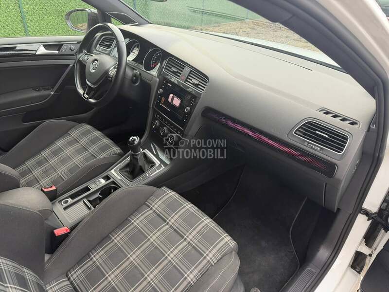 Volkswagen Golf 7 1.5 TSI MATRIX SPORT