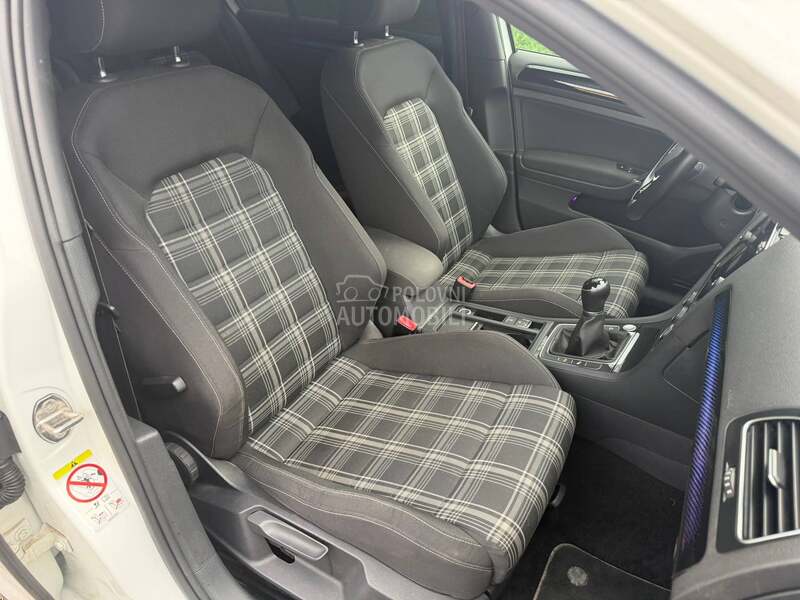 Volkswagen Golf 7 1.5 TSI MATRIX SPORT