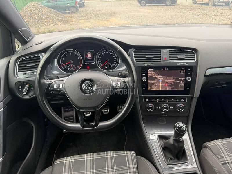 Volkswagen Golf 7 1.5 TSI MATRIX SPORT