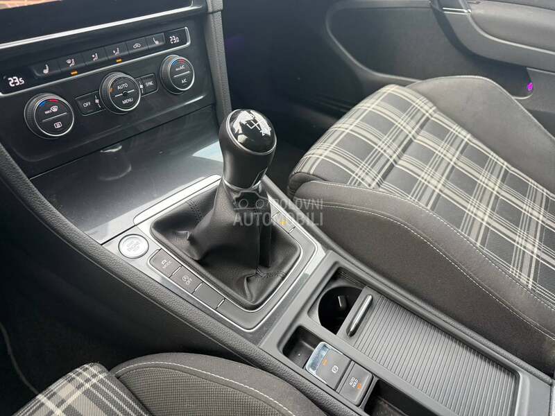 Volkswagen Golf 7 1.5 TSI MATRIX SPORT