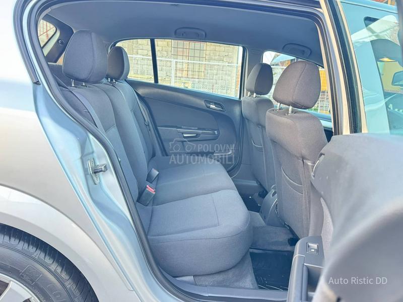 Opel Astra H 165655 K m  N O V A