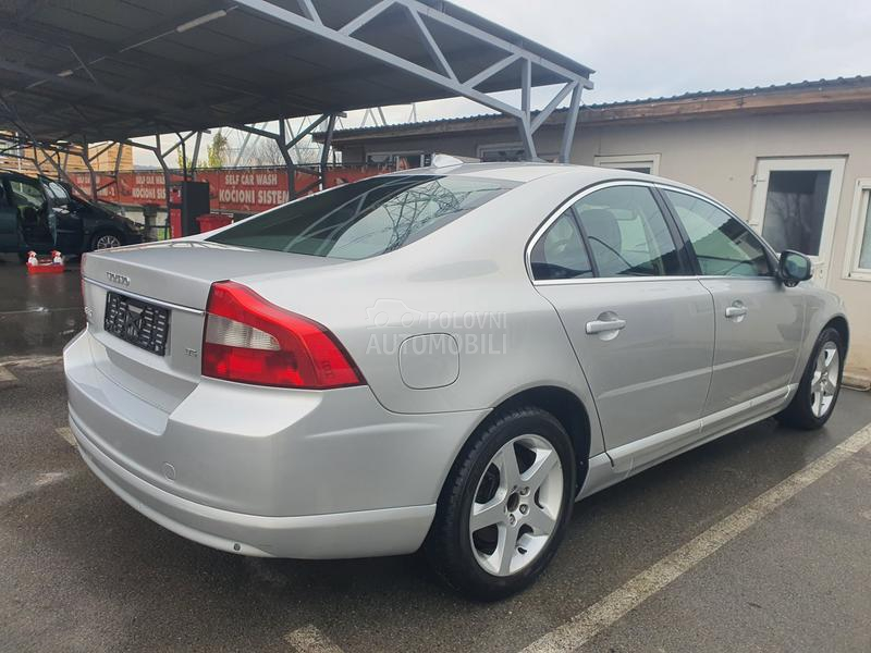 Volvo S80 