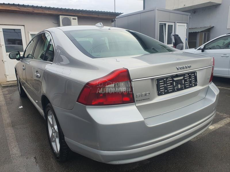 Volvo S80 