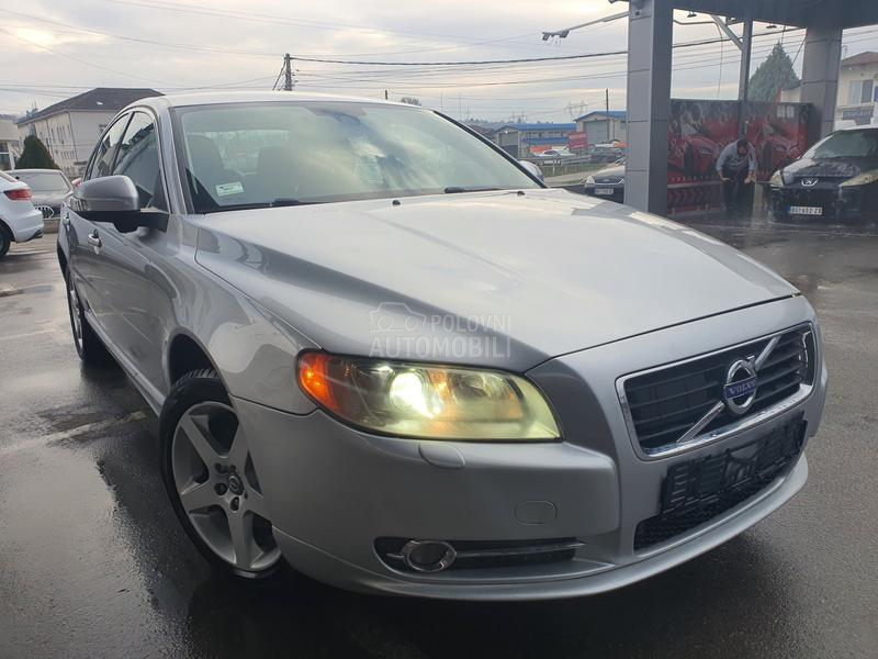 Volvo S80 