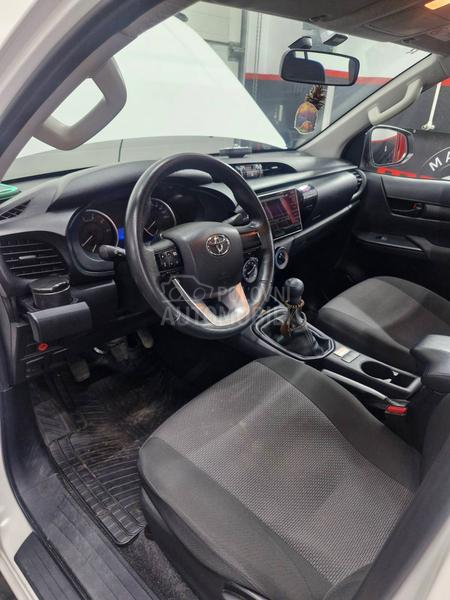 Toyota Hilux 