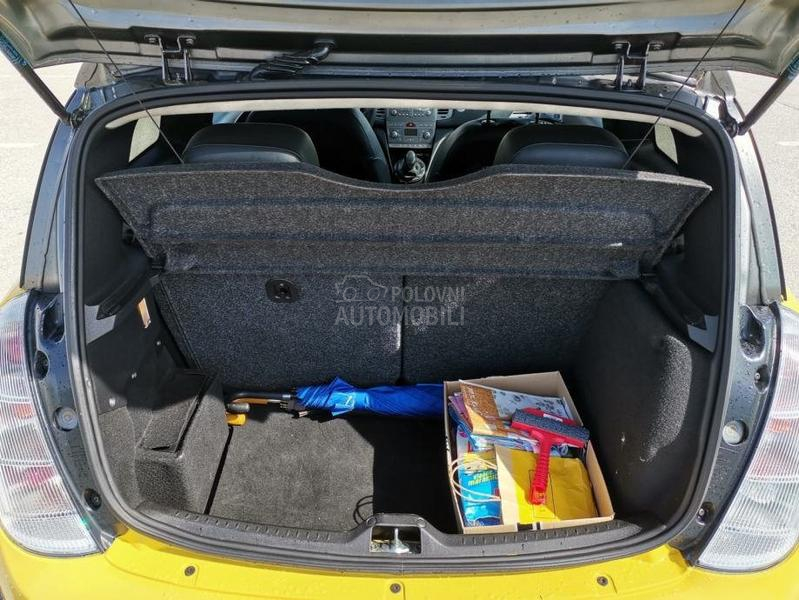 Lancia Ypsilon momo sport design