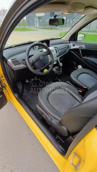 Lancia Ypsilon momo sport design