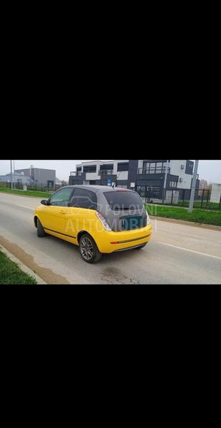 Lancia Ypsilon momo sport design