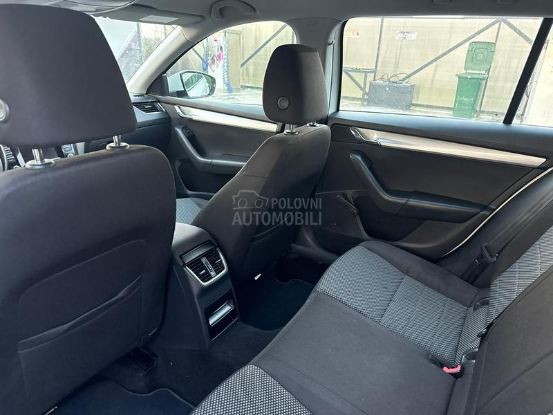 Škoda Octavia 1.6TDI//DSG//
