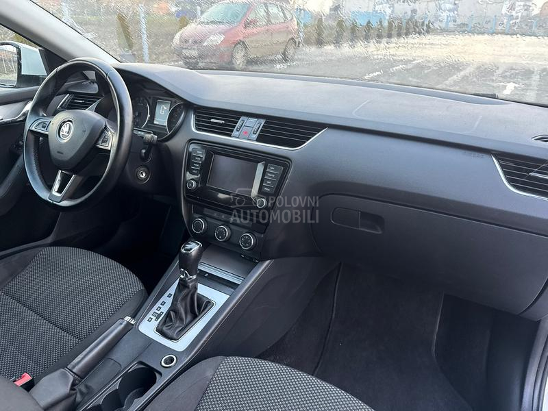 Škoda Octavia 1.6TDI//DSG//