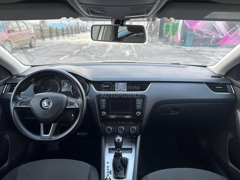 Škoda Octavia 1.6TDI//DSG//