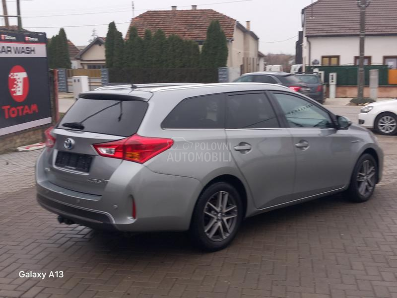 Toyota Auris 1.8 H I B R I D