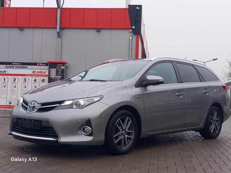 Toyota Auris 1.8 H I B R I D