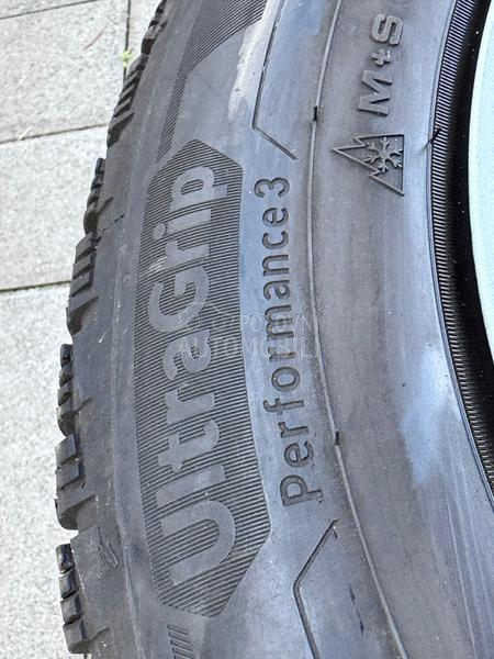 Goodyear 205/60 R16 Zimska