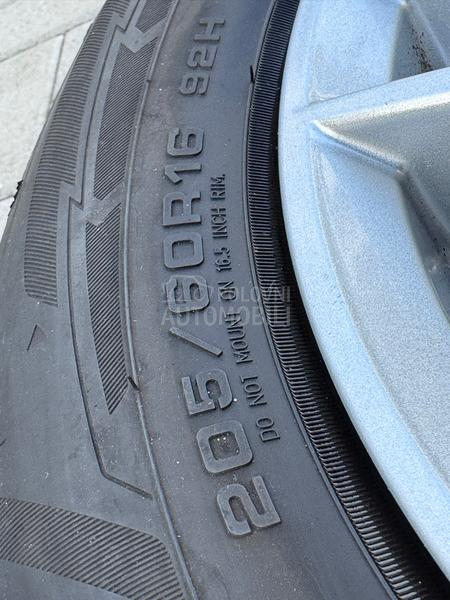 Goodyear 205/60 R16 Zimska
