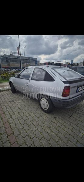 Opel Kadett 1.6