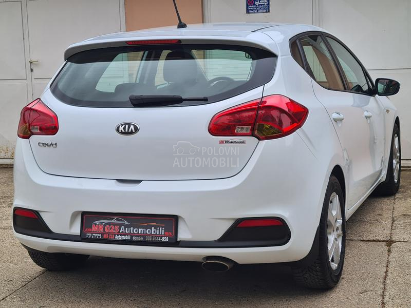 Kia cee`d 1.4 EX Champion