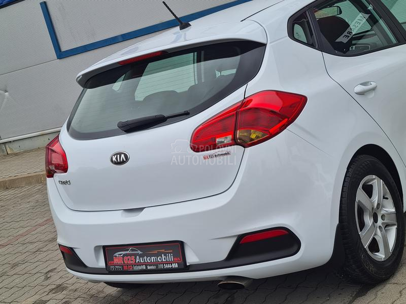 Kia cee`d 1.4 EX Champion