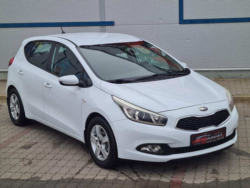 Kia cee`d 1.4 EX Champion