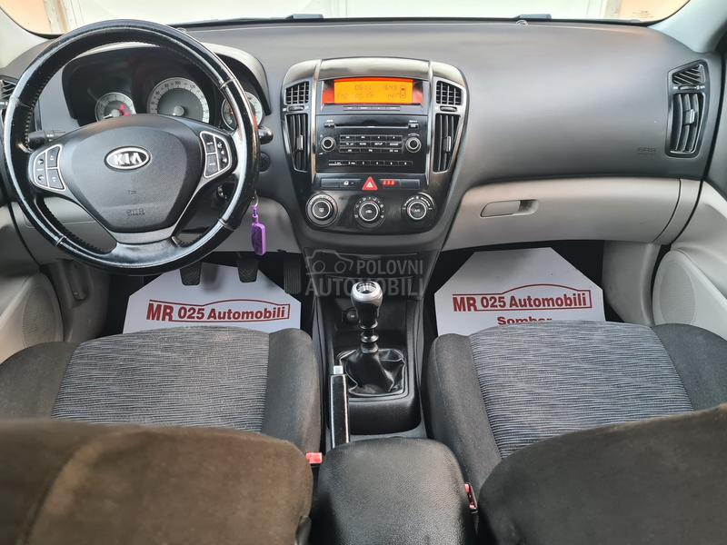 Kia cee`d 1.6 Champion