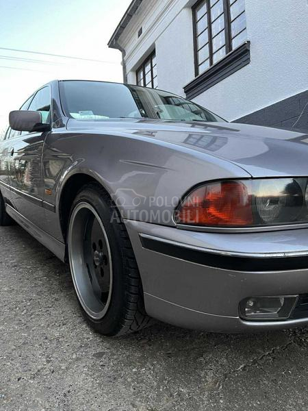 BMW 523 523i
