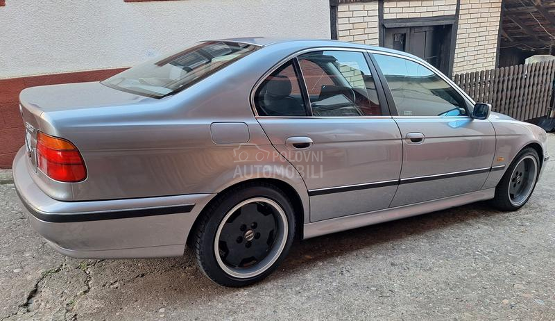 BMW 523 523i