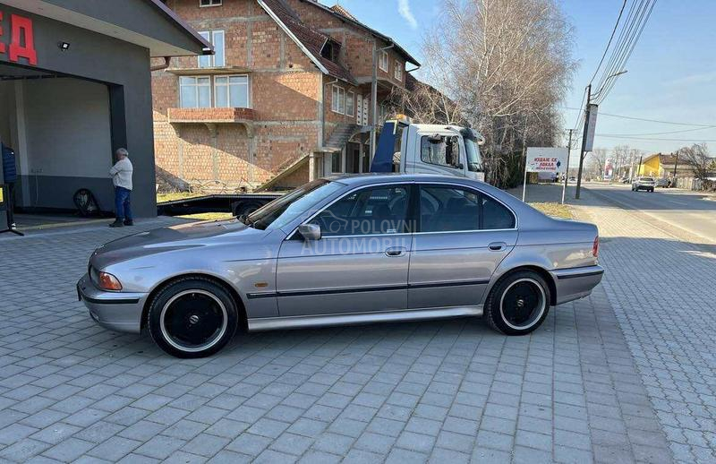 BMW 523 523i