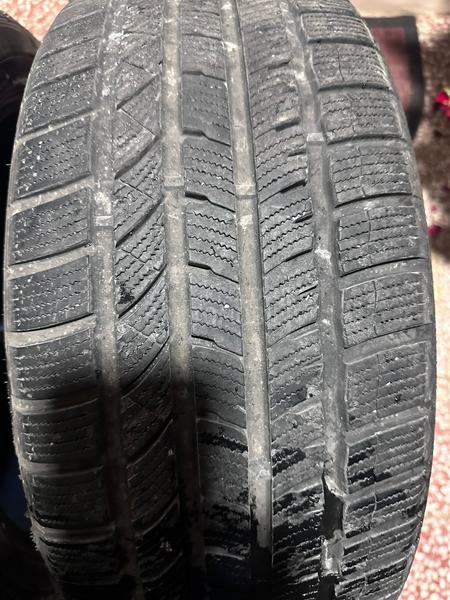 Ostalo 235/45 R18 Zimska