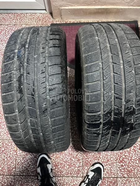 Ostalo 235/45 R18 Zimska