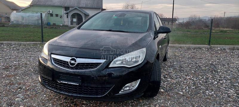Opel Astra J 1 . 6 b e n z